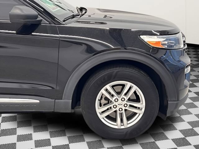 Used 2020 Ford Explorer XLT w/ Equipment Group 202A AWD/4WD image 8