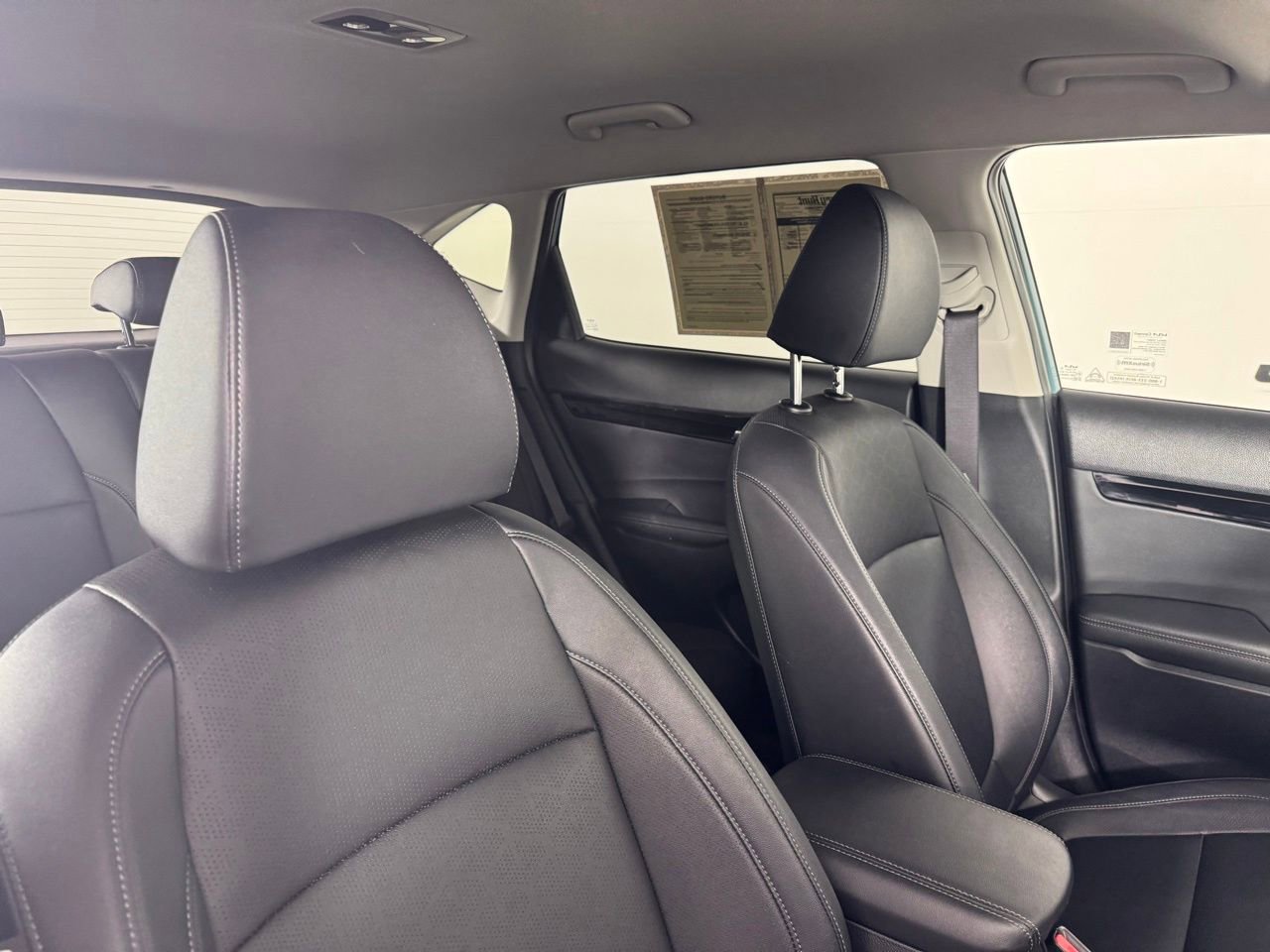 Used 2025 Kia Seltos EX image 32