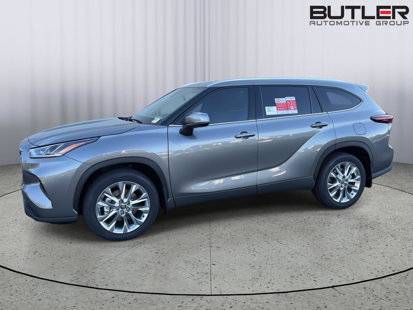 New 2026 Toyota Highlander Limited AWD/4WD image 3