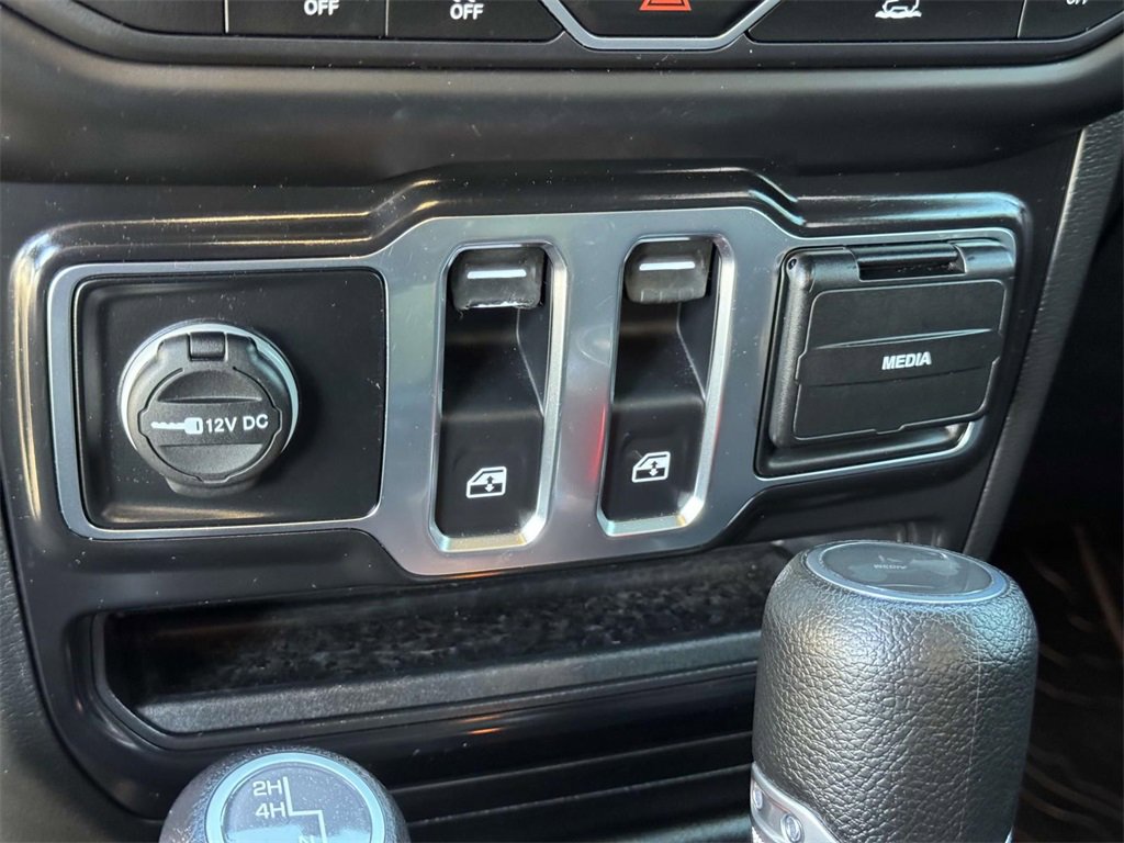 Used 2022 Jeep Wrangler Willys image 9