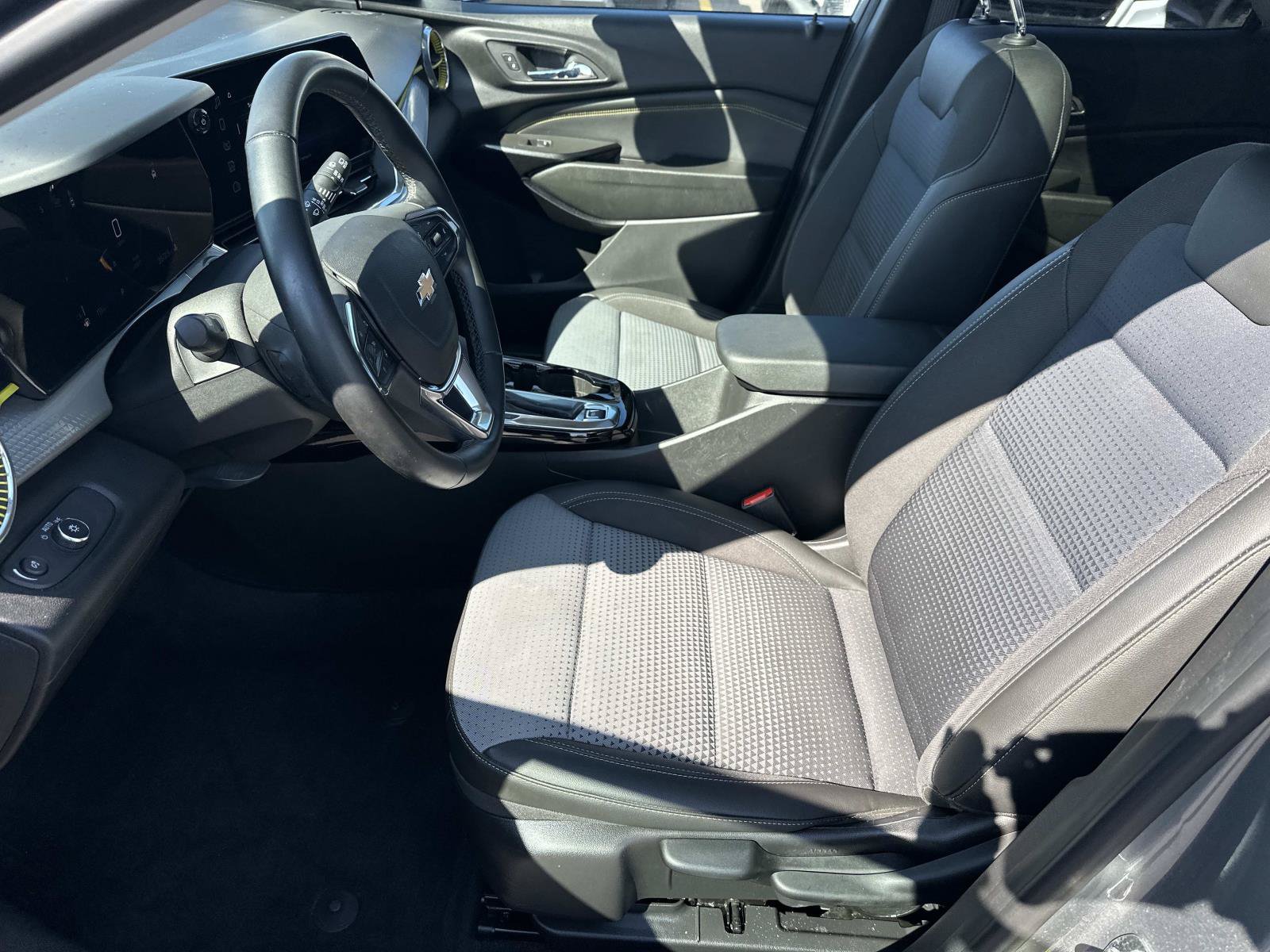 Certified 2024 Chevrolet Trax LT w/ Sunroof Package FWD image 18