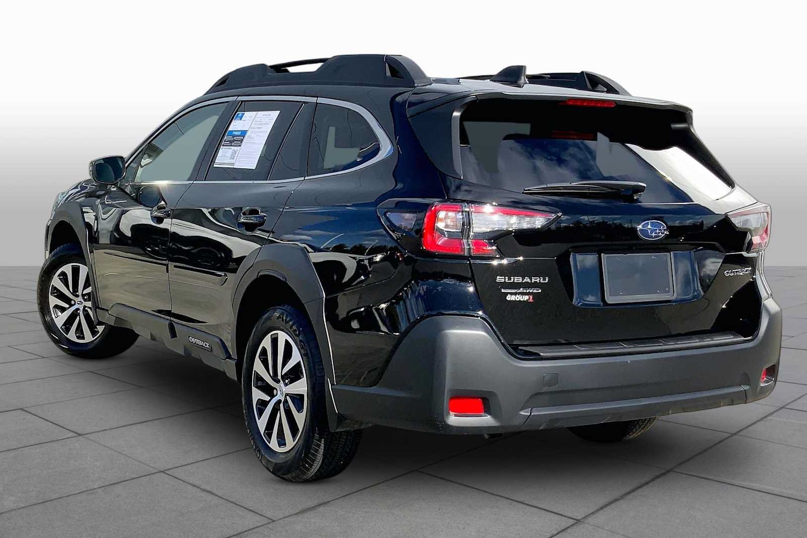 Used 2025 Subaru Outback Premium AWD/4WD image 13