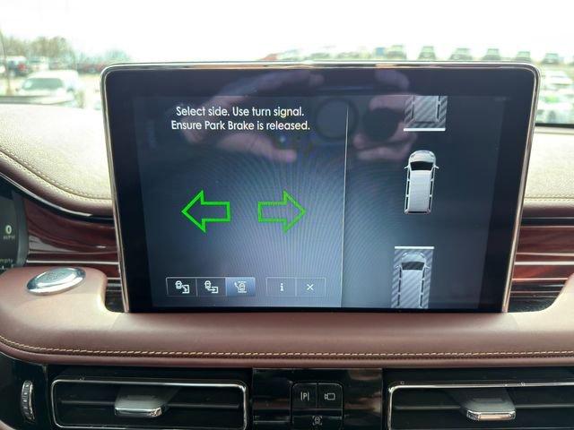 Used 2023 Lincoln Aviator Black Label w/ Class IV Trailer Tow Package image 35