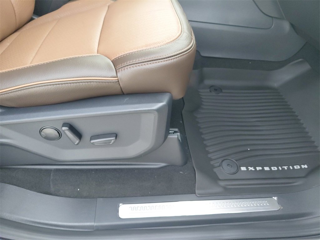 New 2025 Ford Expedition King Ranch image 17