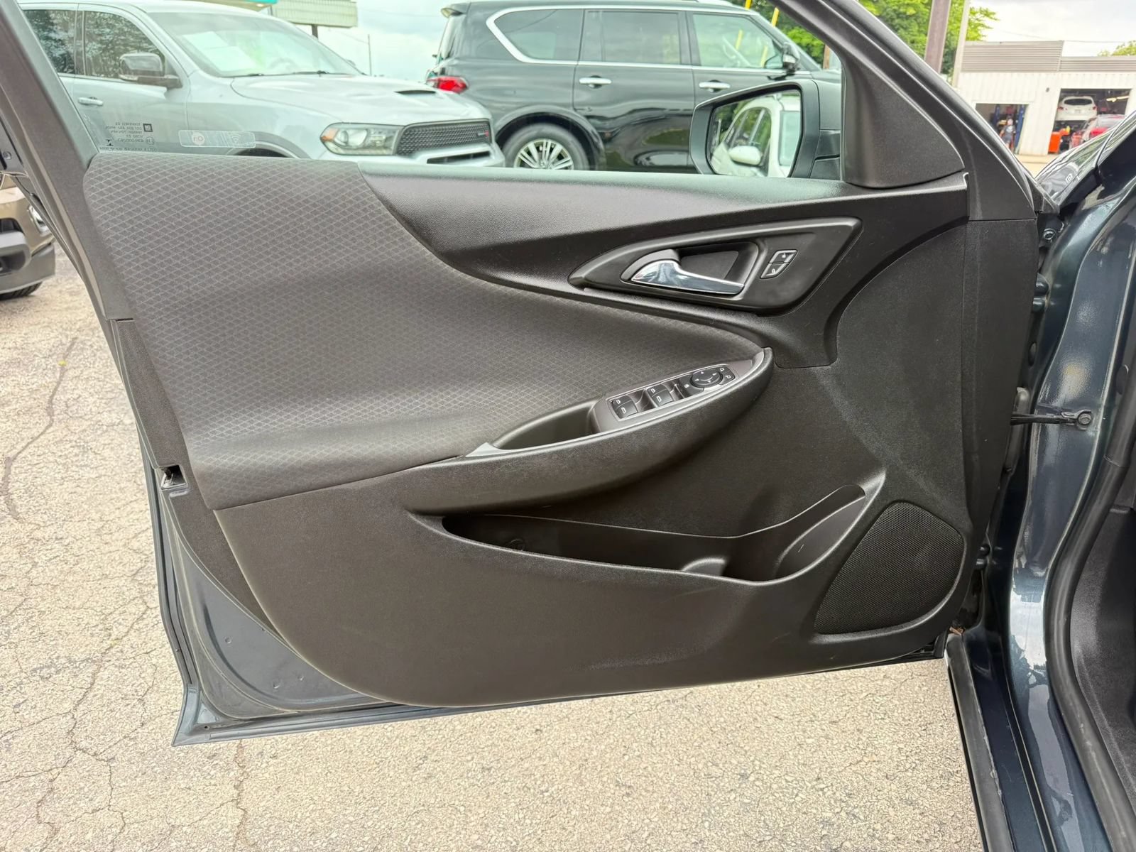 Used 2020 Chevrolet Malibu LS FWD image 9
