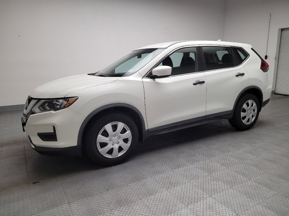 Used 2018 Nissan Rogue S image 2