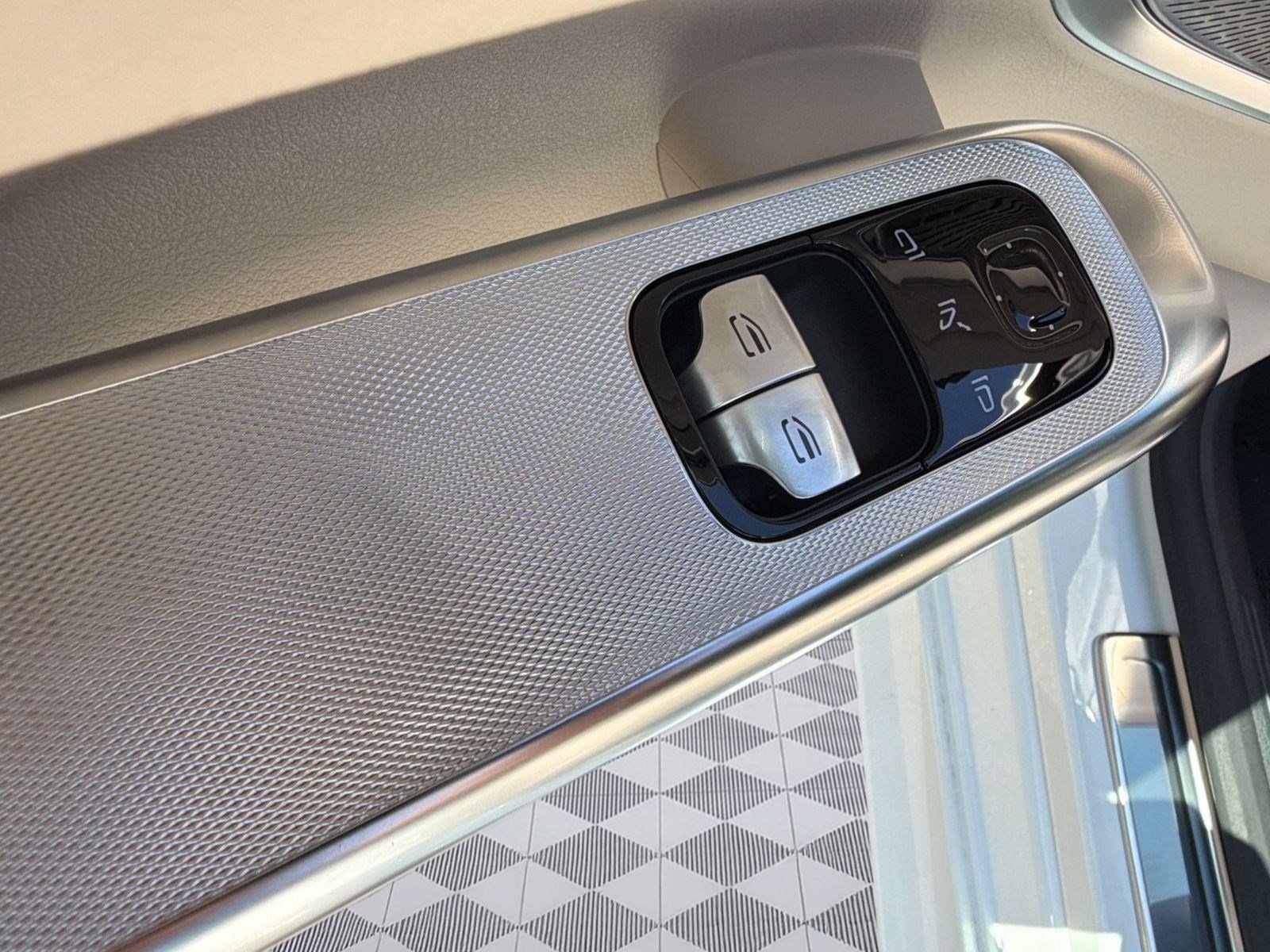 Used 2024 Mercedes-Benz CLE 300 4MATIC Coupe image 15