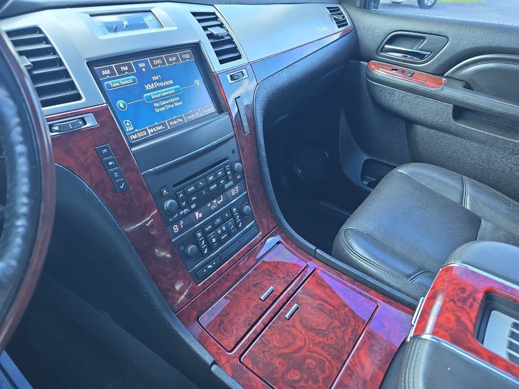 Used 2012 Cadillac Escalade ESV Luxury AWD/4WD image 26