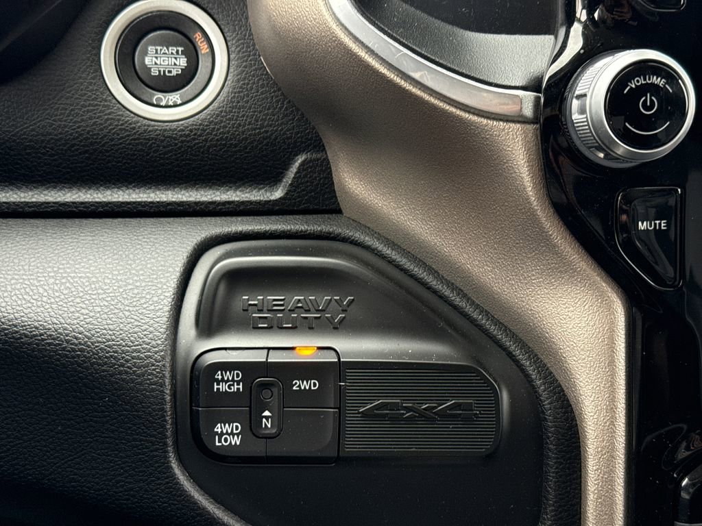Used 2024 RAM 3500 Laramie AWD/4WD image 26