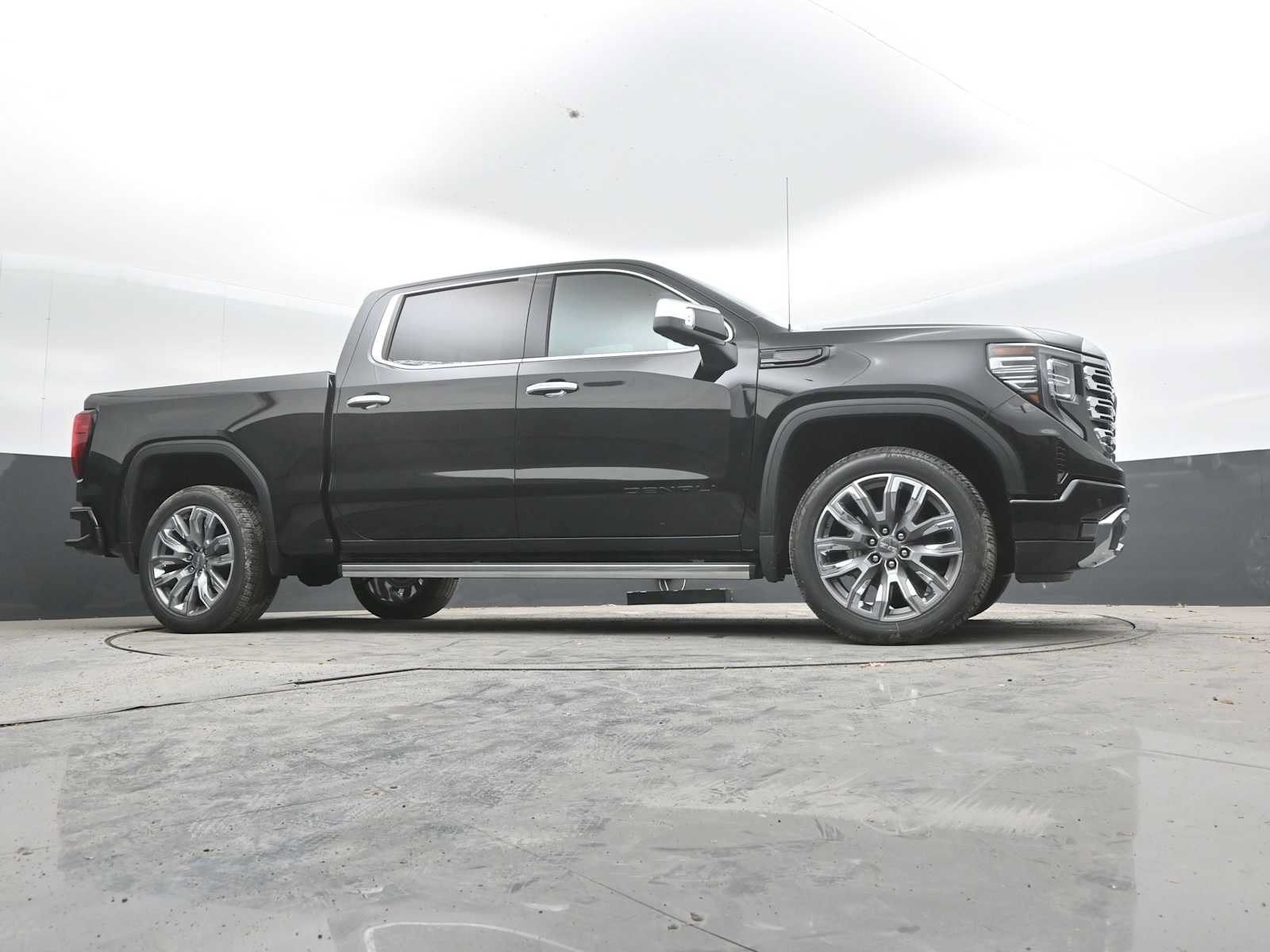 New 2026 GMC Sierra 1500 Denali w/ Denali Reserve Package AWD/4WD image 29
