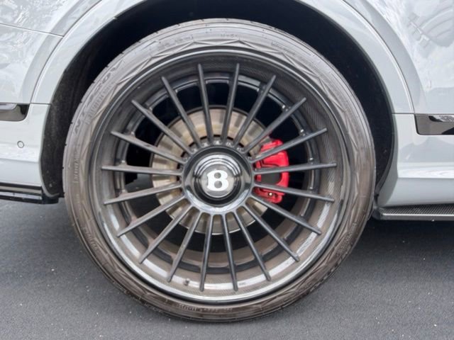 Used 2022 Bentley Bentayga AWD/4WD image 19
