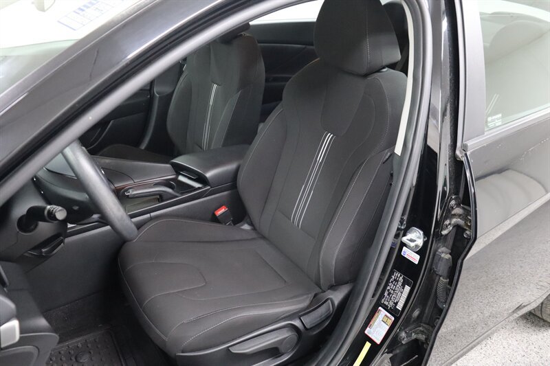Used 2021 Hyundai Elantra SEL FWD image 16