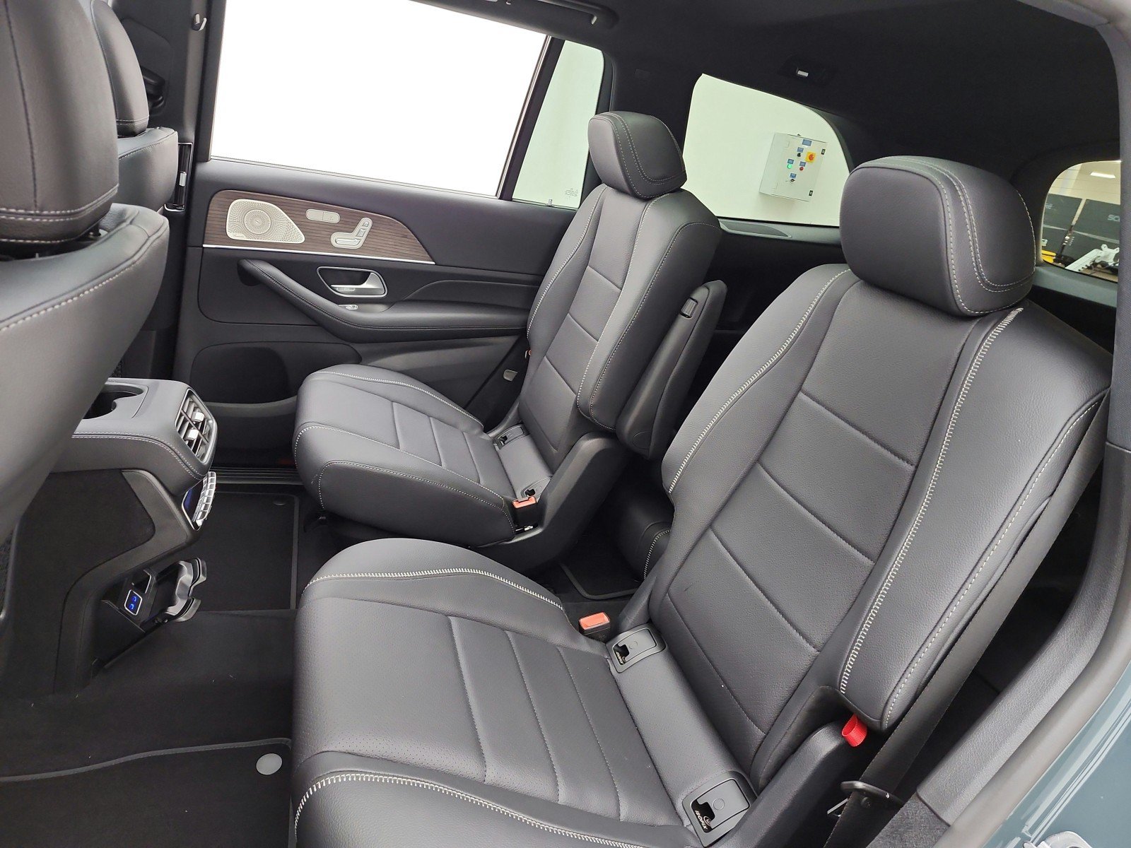 New 2027 Mercedes-Benz GLS 450 4MATIC image 11