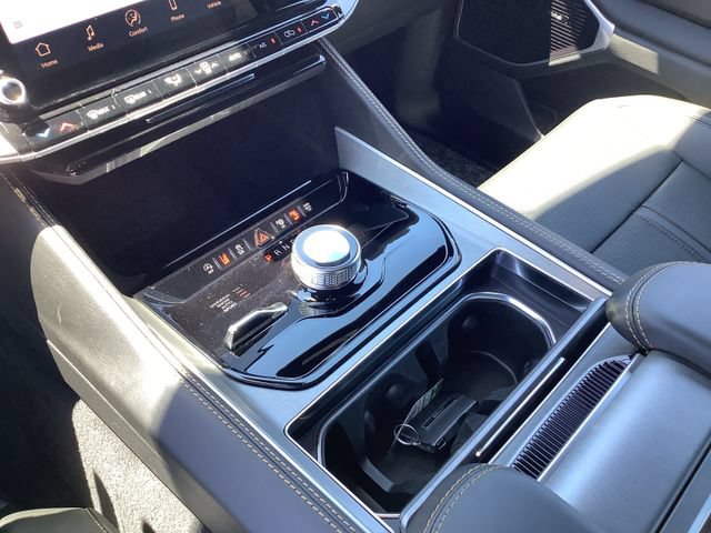 New 2026 Jeep Grand Wagoneer 4WD image 18
