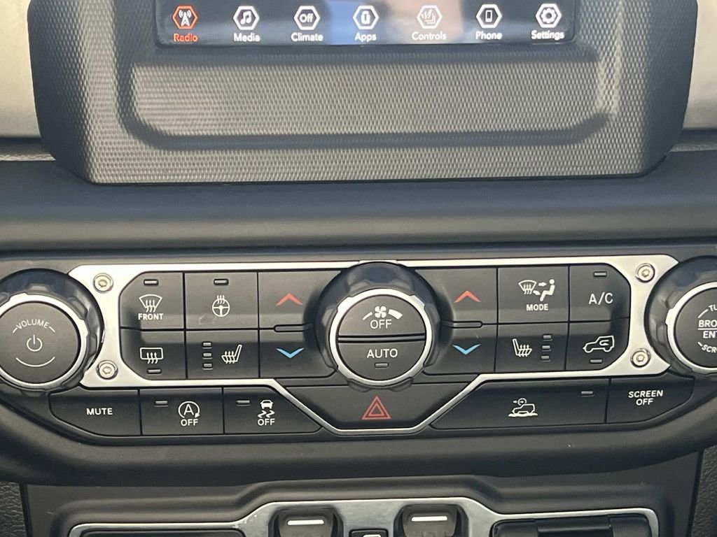 Used 2021 Jeep Gladiator Sport image 24