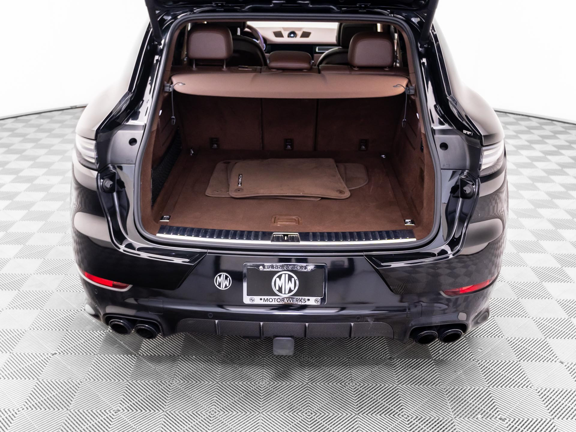 Used 2023 Porsche Cayenne Platinum Edition AWD/4WD image 30