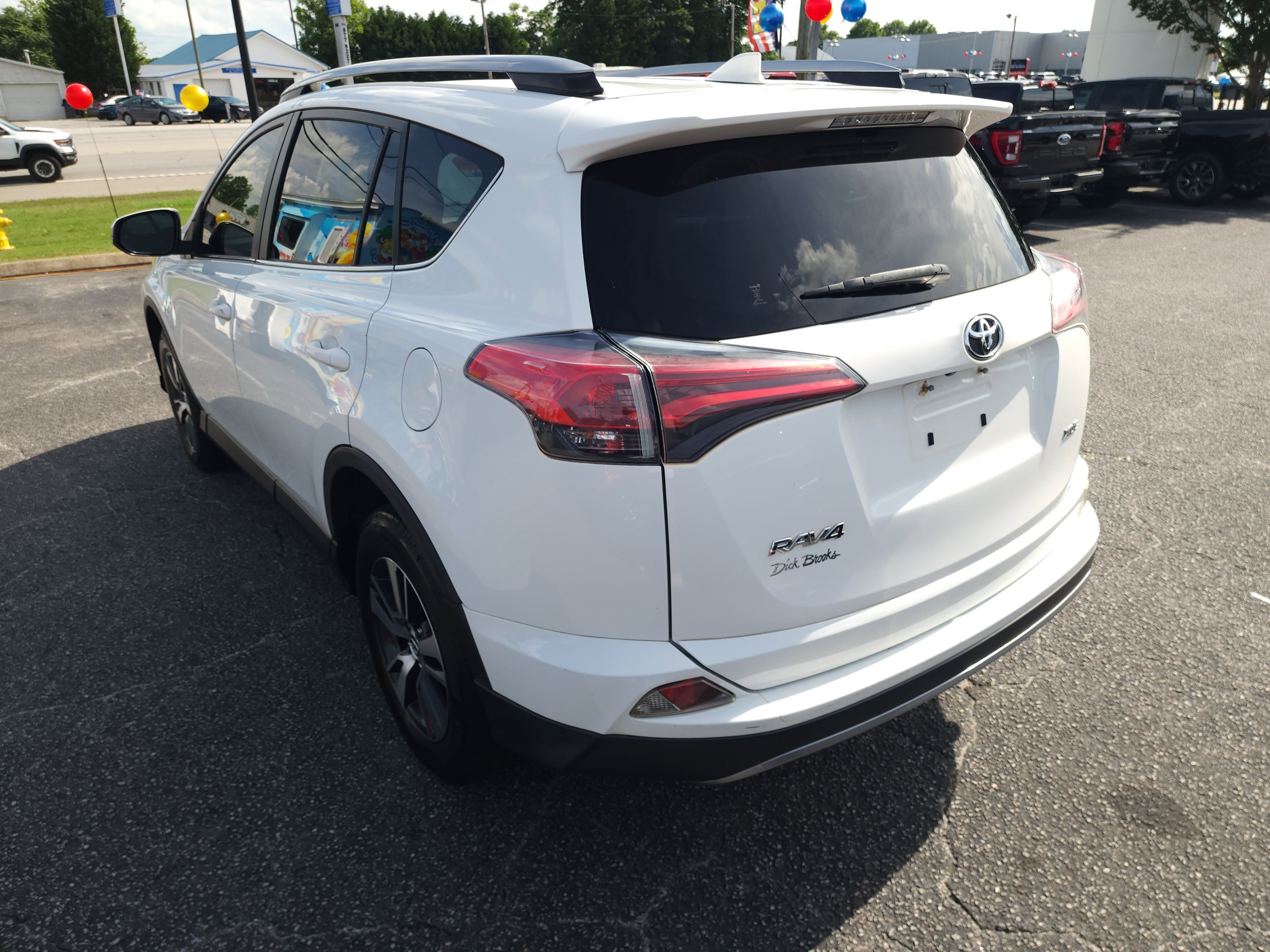 Used 2017 Toyota RAV4 XLE FWD image 7