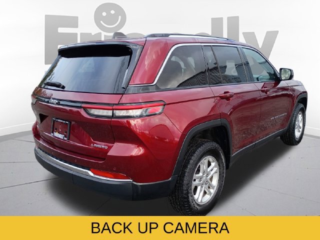 Used 2023 Jeep Grand Cherokee Laredo AWD/4WD image 5