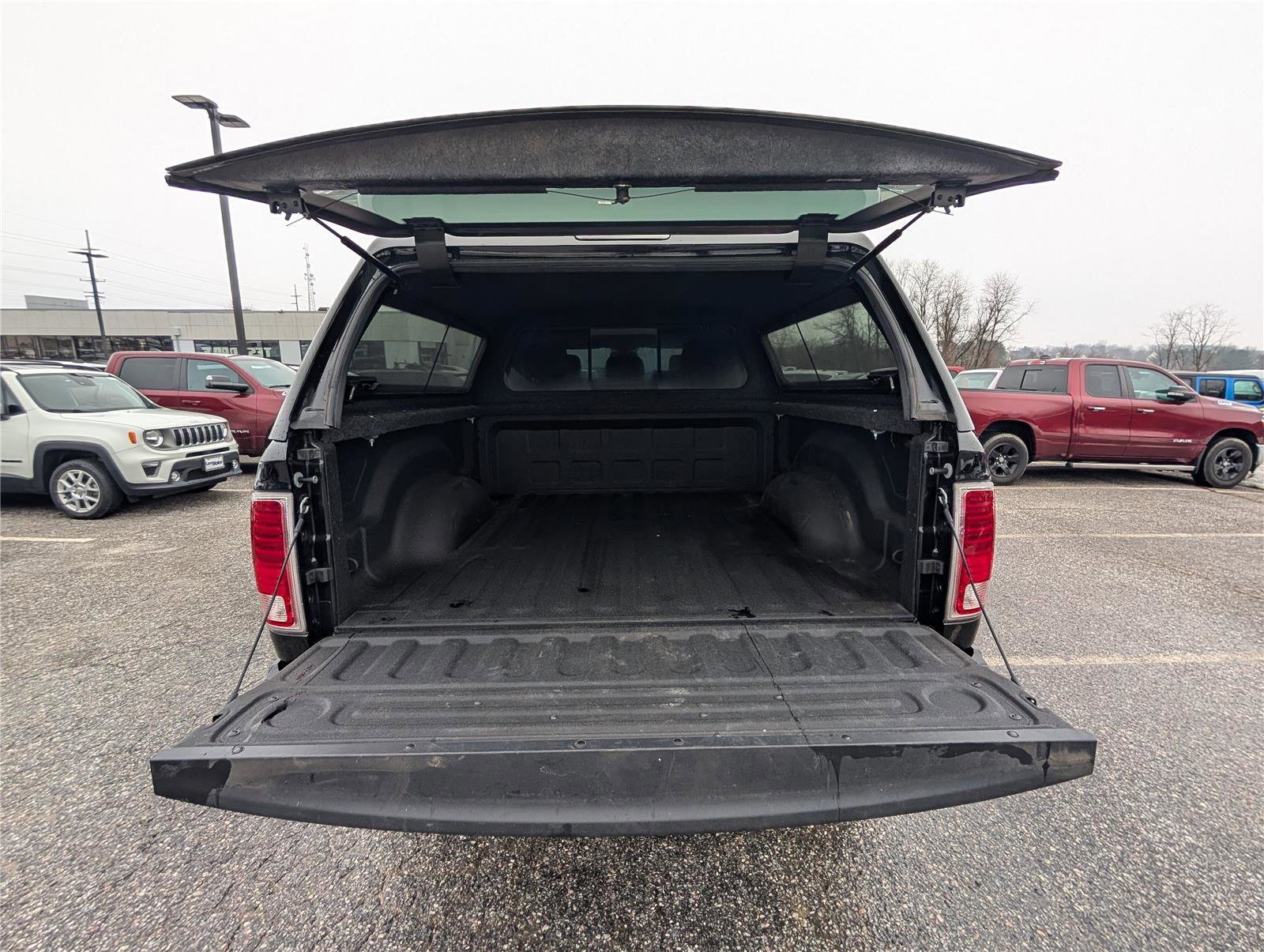 Used 2018 RAM 3500 Laramie Longhorn image 13