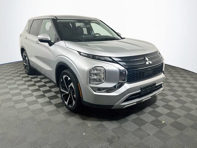 Used 2024 Mitsubishi Outlander SE