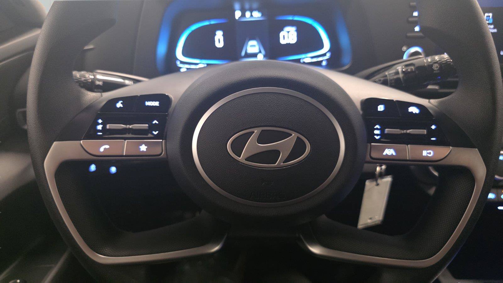 Used 2026 Hyundai Elantra SE FWD image 14