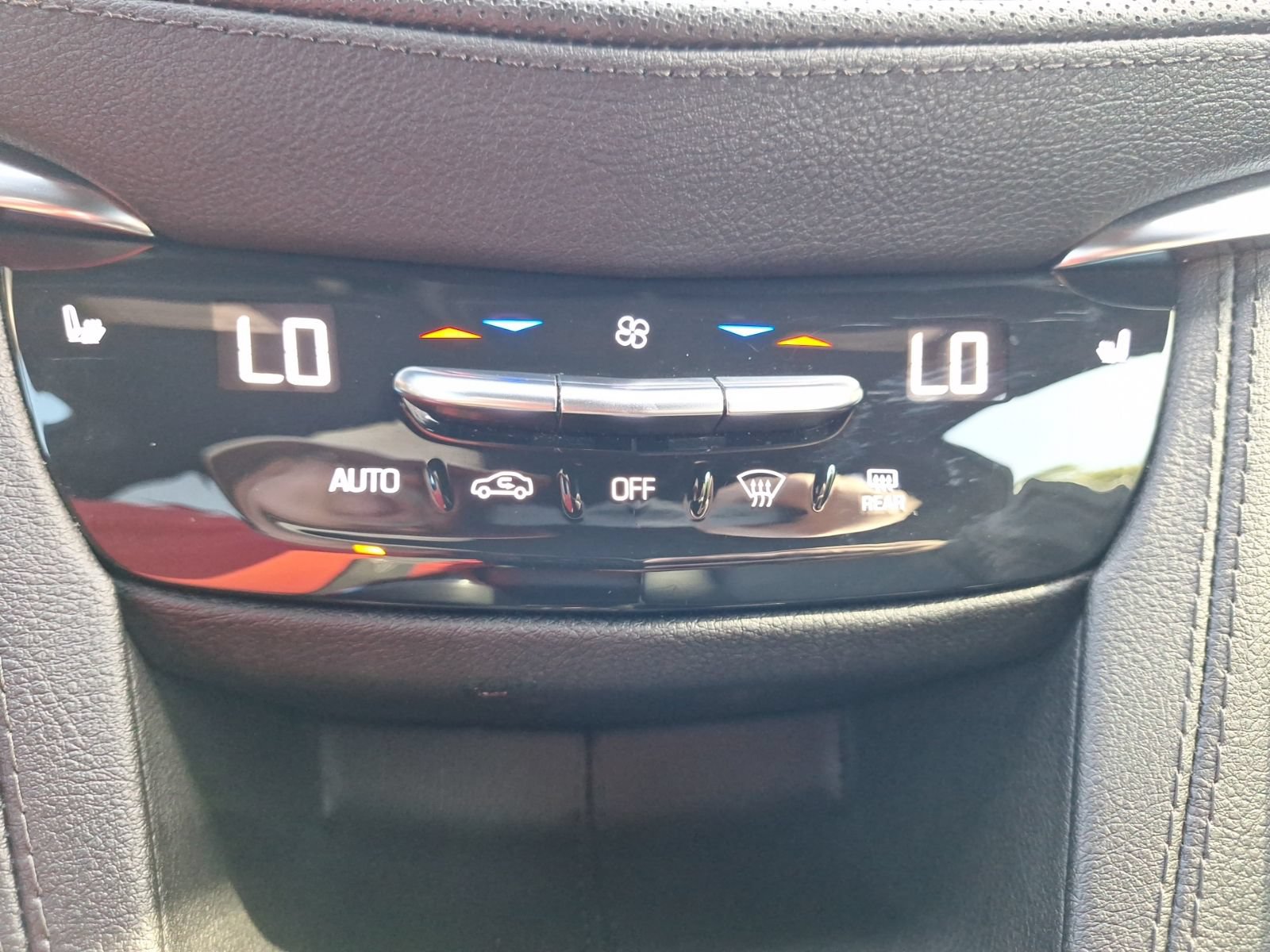 Used 2024 Cadillac XT6 Luxury FWD image 26