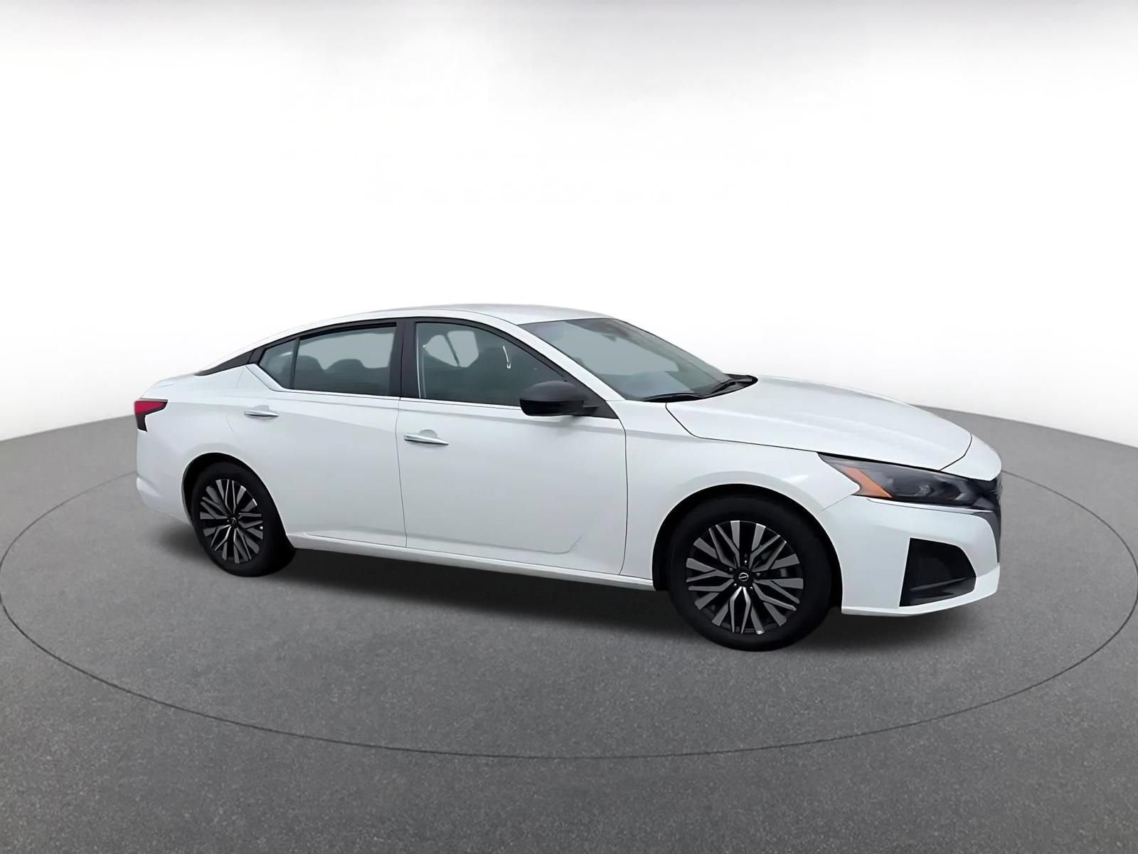 Used 2025 Nissan Altima 2.5 SV FWD video 2