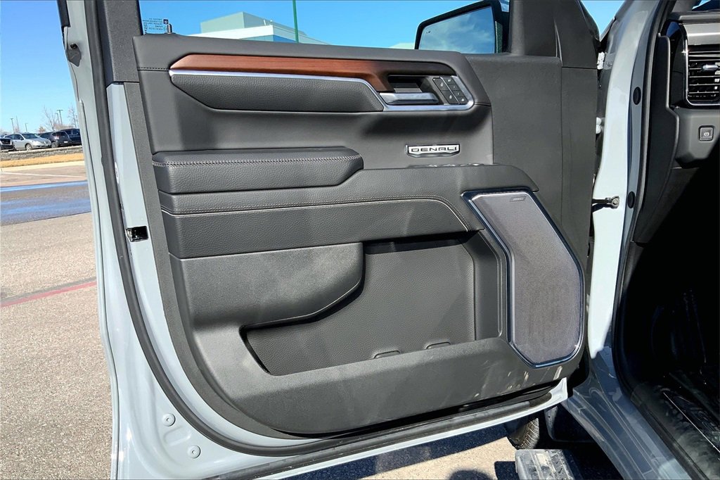 Used 2024 GMC Sierra 1500 Denali image 17