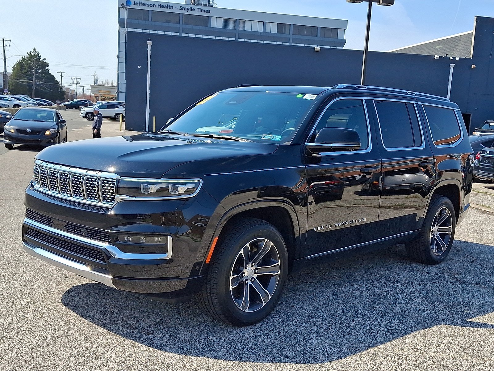 Used 2022 Jeep Grand Wagoneer Series I AWD/4WD image 3