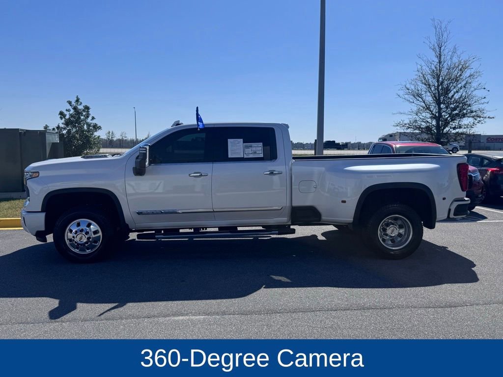 Used 2025 Chevrolet Silverado 3500 High Country w/ High Country Premium Package image 4
