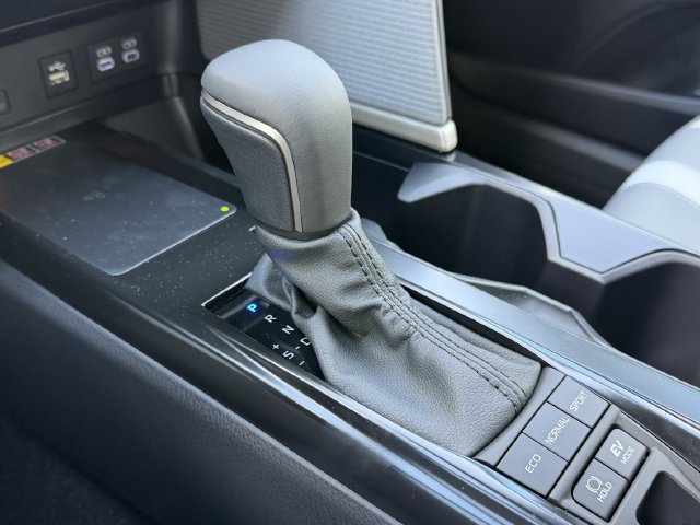 New 2026 Toyota Camry SE w/ Convenience Package FWD image 17