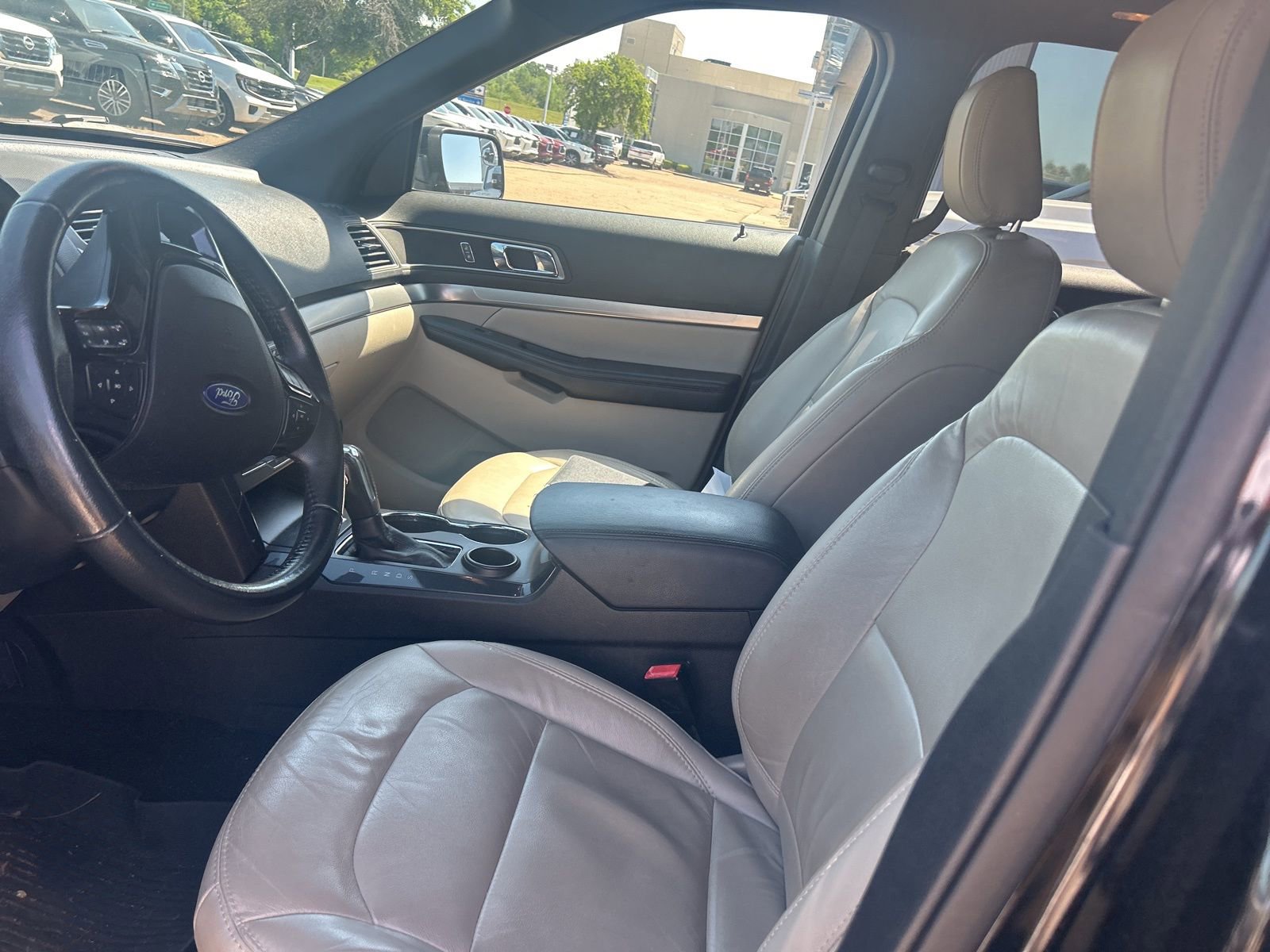 Used 2018 Ford Explorer XLT w/ Equipment Group 202A image 21