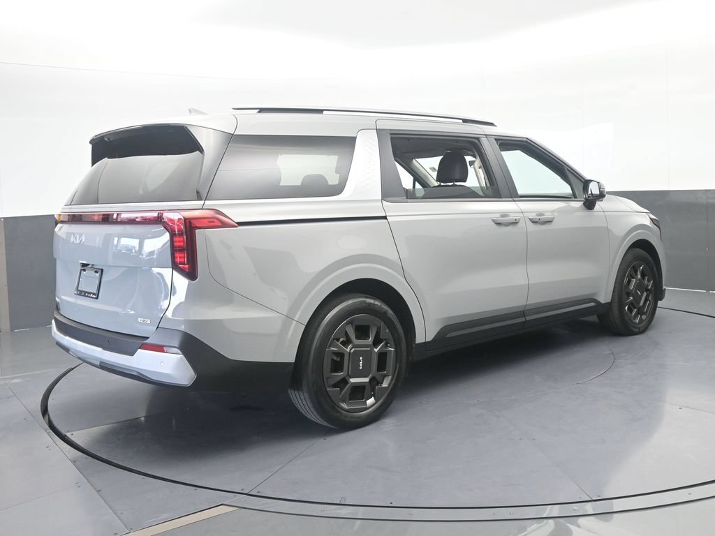 Used 2025 Kia Carnival EX FWD image 6