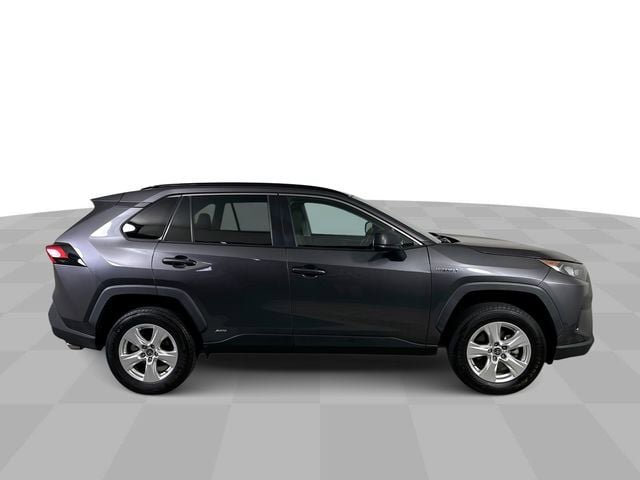 Used 2021 Toyota RAV4 LE AWD/4WD image 9