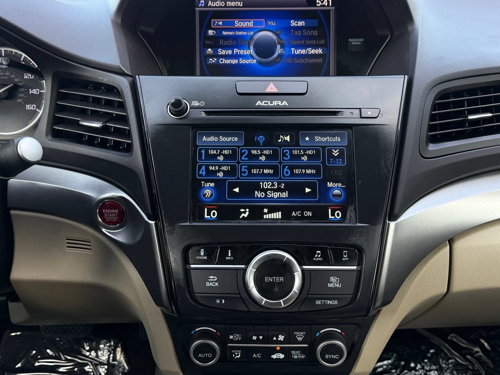 Used 2017 Acura ILX FWD image 30