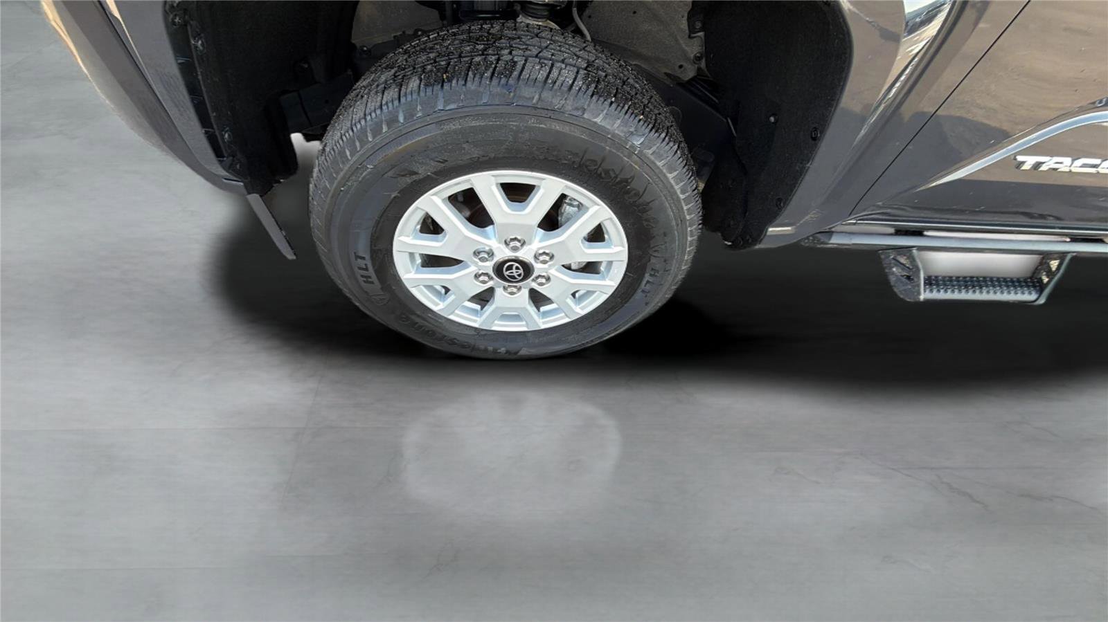 Used 2024 Toyota Tacoma SR5 image 32