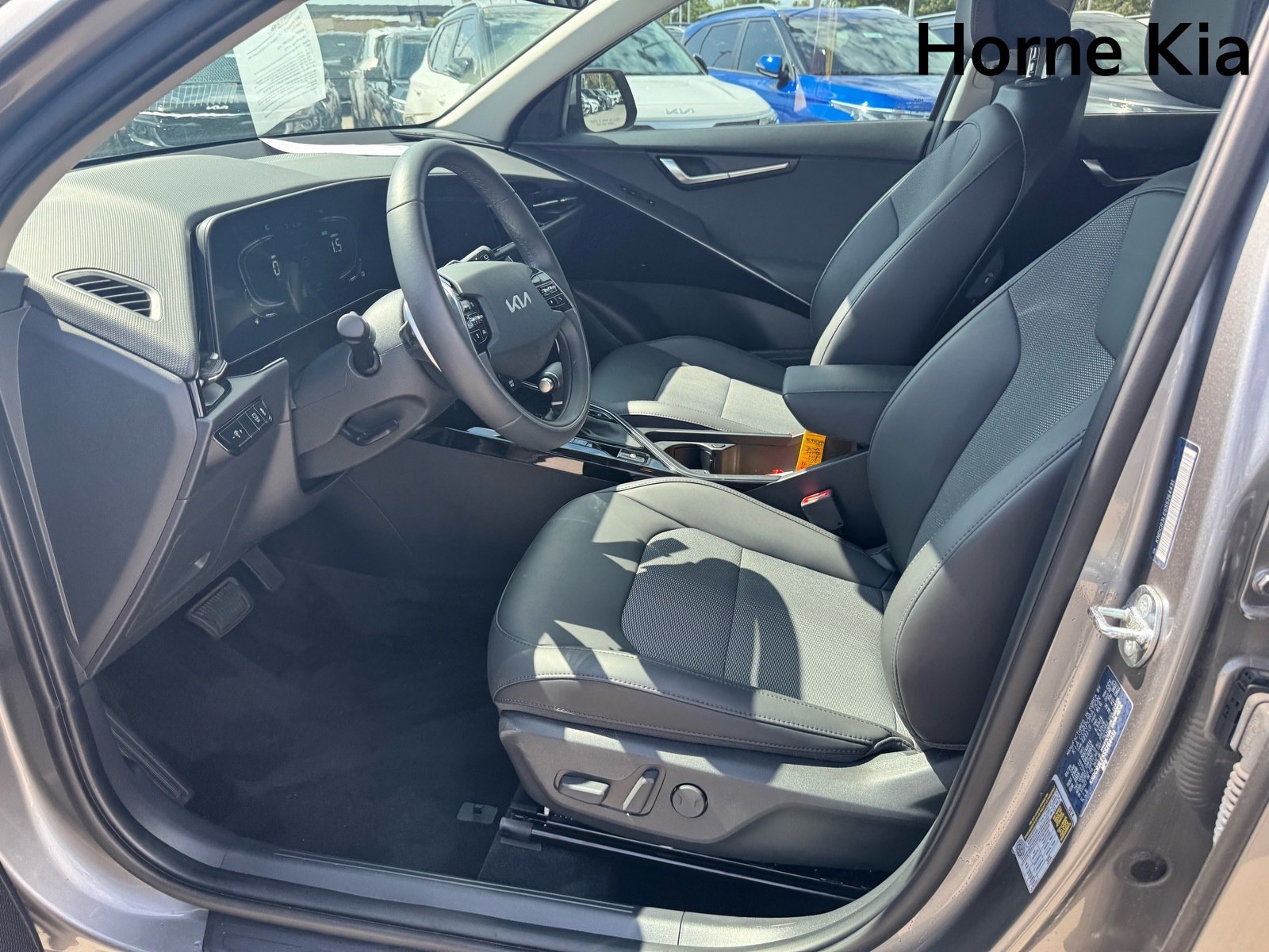 Certified 2025 Kia Niro EX FWD image 10