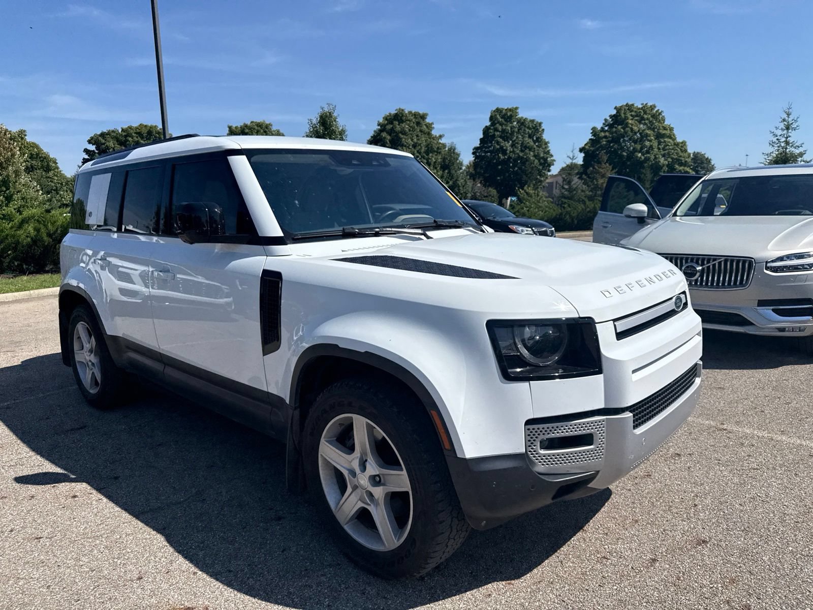 Used 2020 Land Rover Defender 110 SE AWD/4WD image 3
