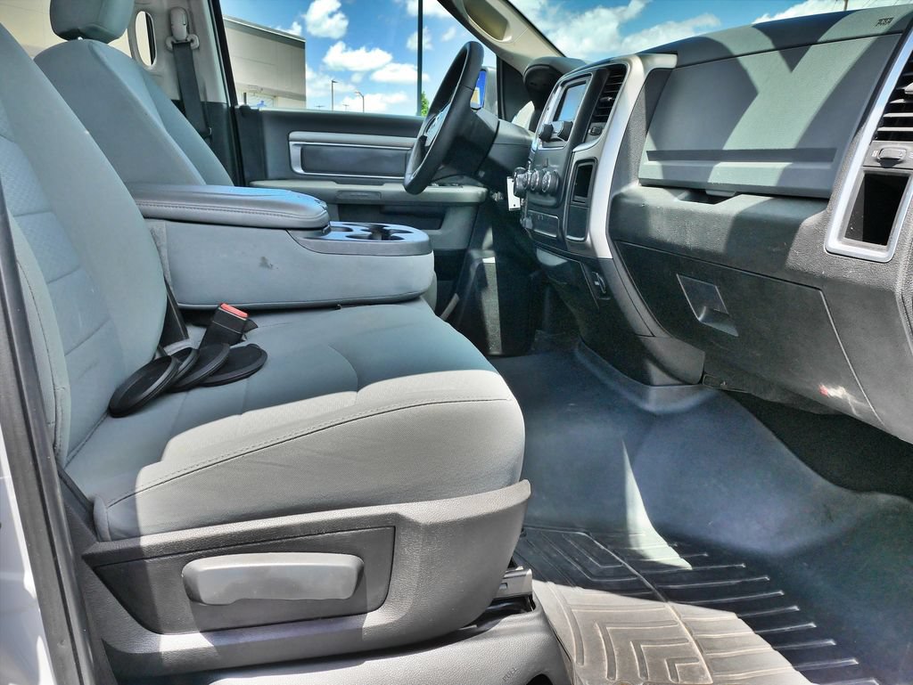 Used 2019 RAM 1500 Classic SLT w/ Protection Group AWD/4WD image 12