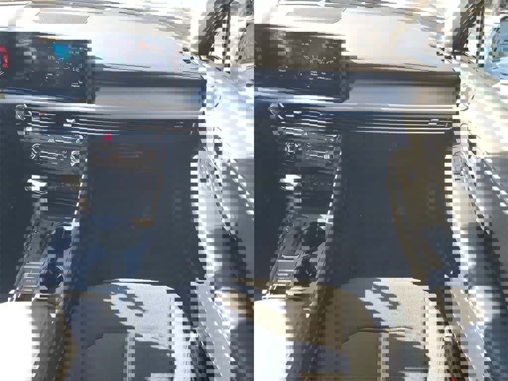 Used 2025 Hyundai Sonata SE image 15