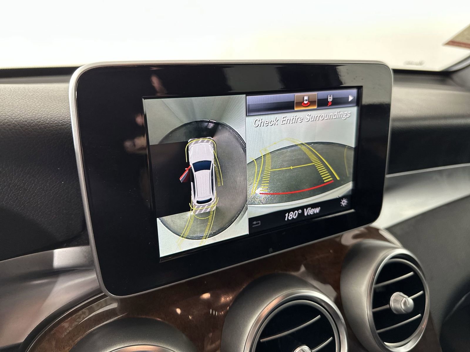 Used 2018 Mercedes-Benz GLC 300 4MATIC w/ Premium Package image 21