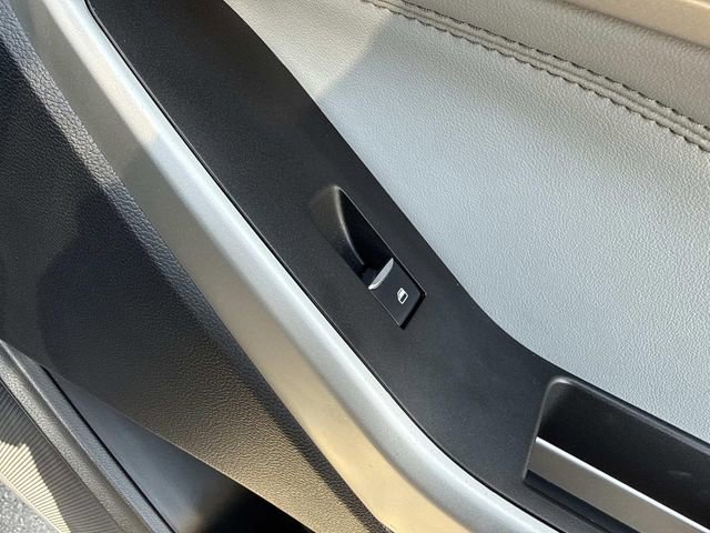 Used 2022 Ford Explorer XLT w/ Equipment Group 202A image 19