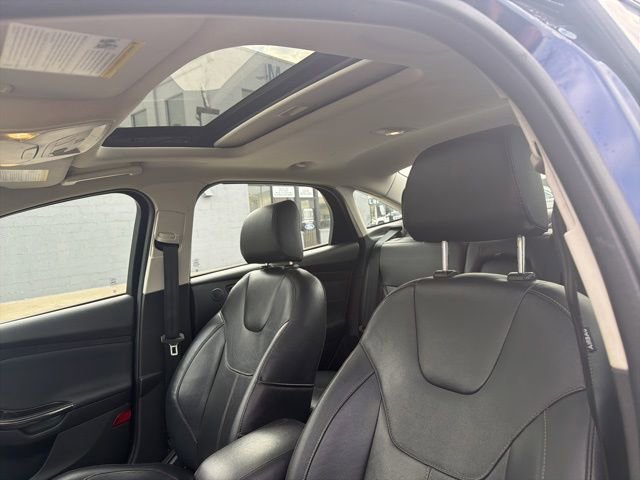 Used 2017 Ford Focus Titanium FWD image 11