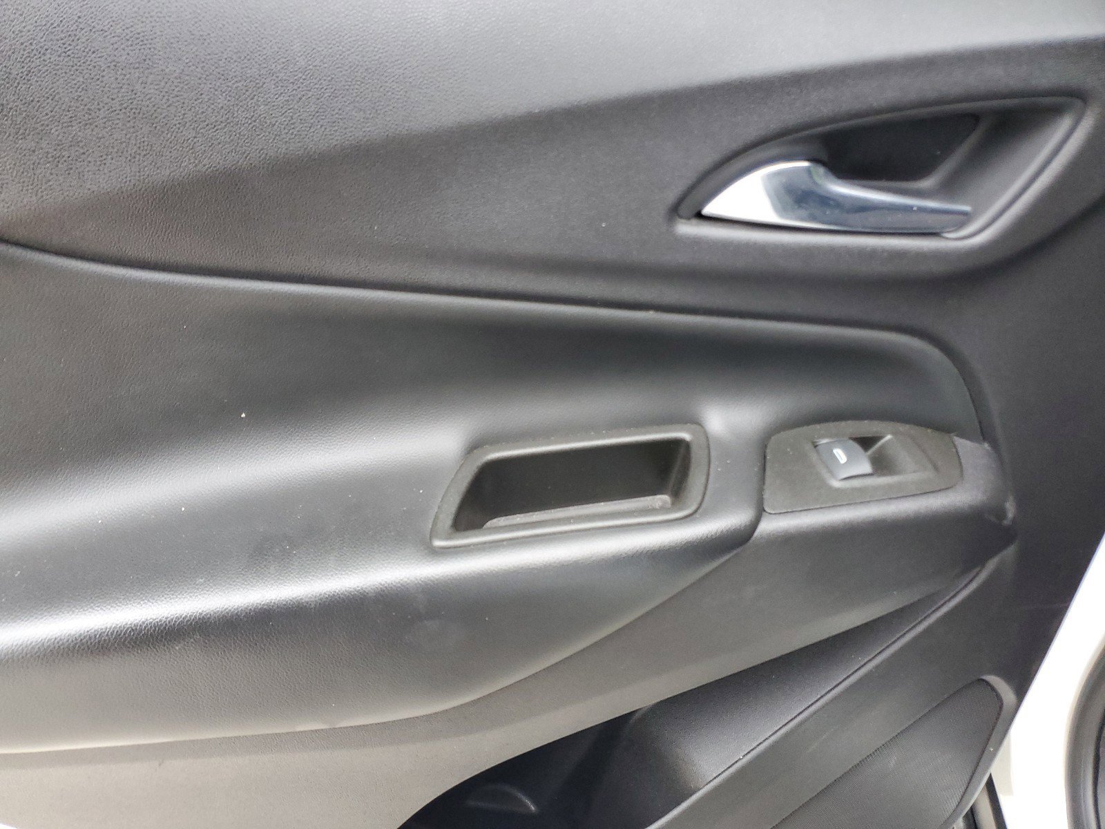 Used 2020 Chevrolet Equinox LT image 13