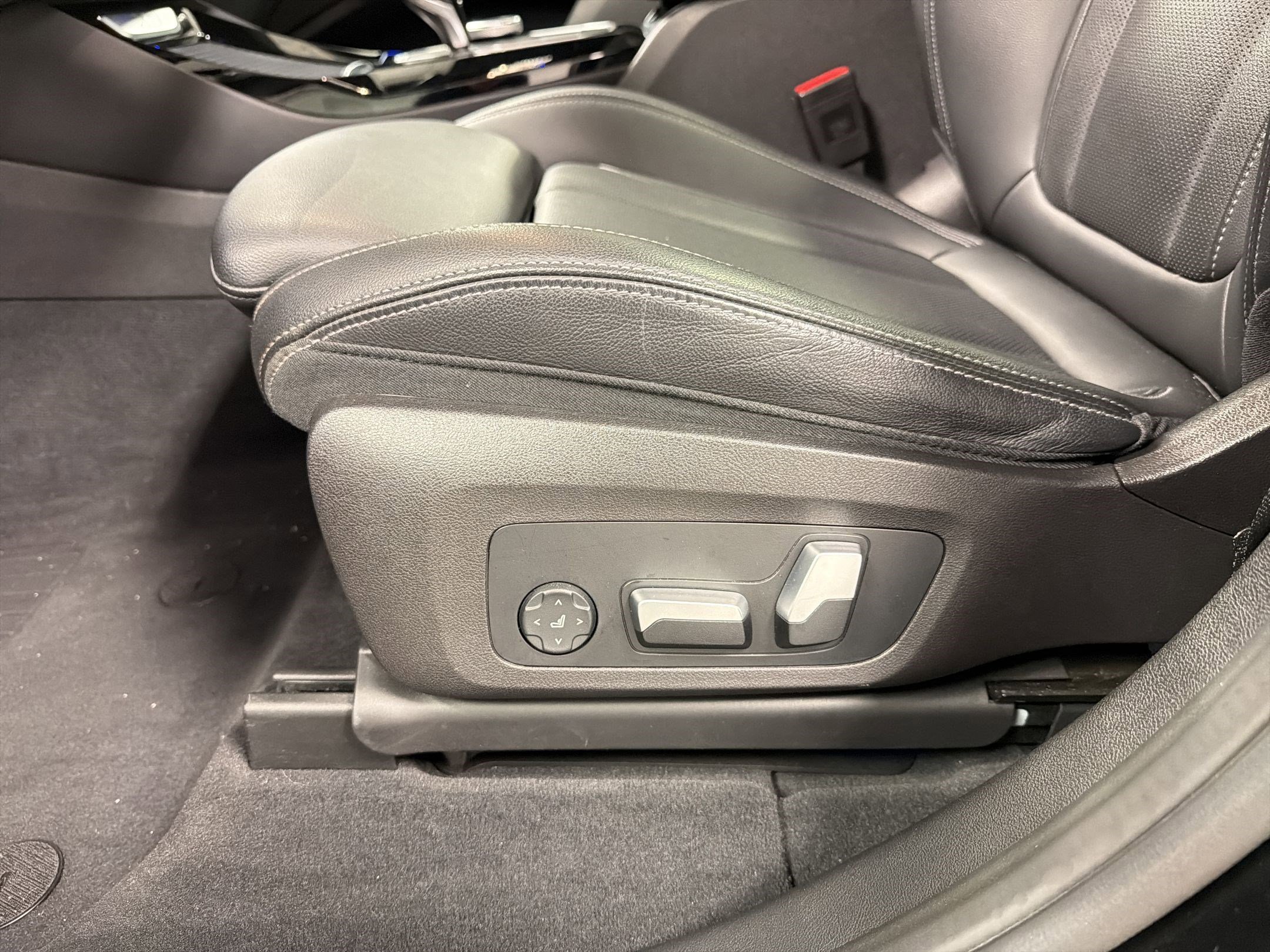 Certified 2023 BMW X3 sDrive30i w/ M Sport Package image 14