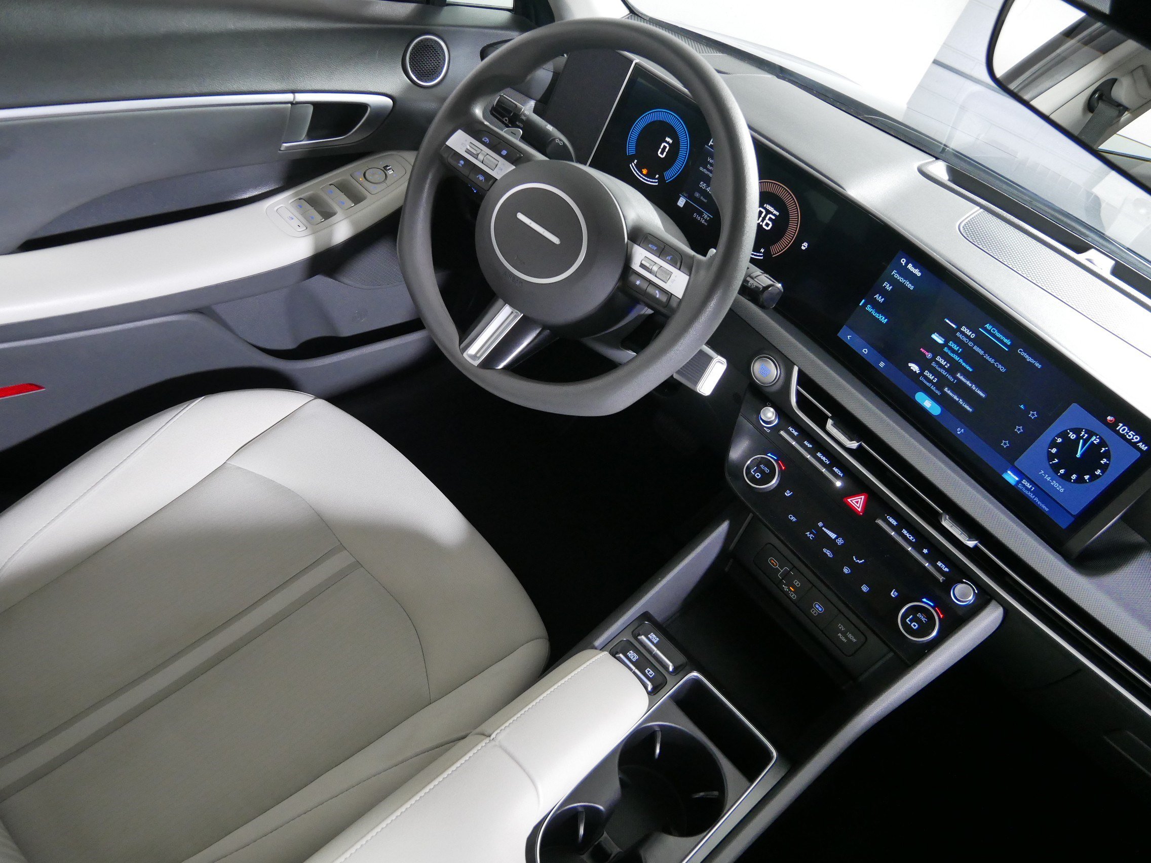 Used 2025 Hyundai Sonata SEL FWD image 9