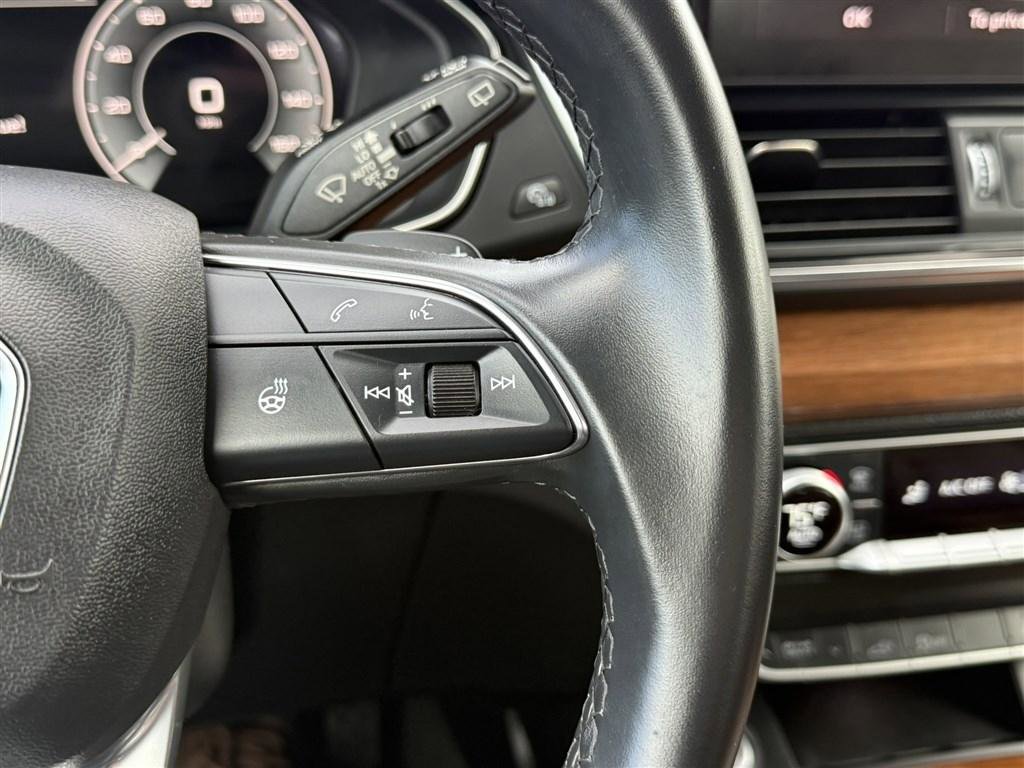 Used 2022 Audi Q5 e Premium w/ Convenience Package image 28