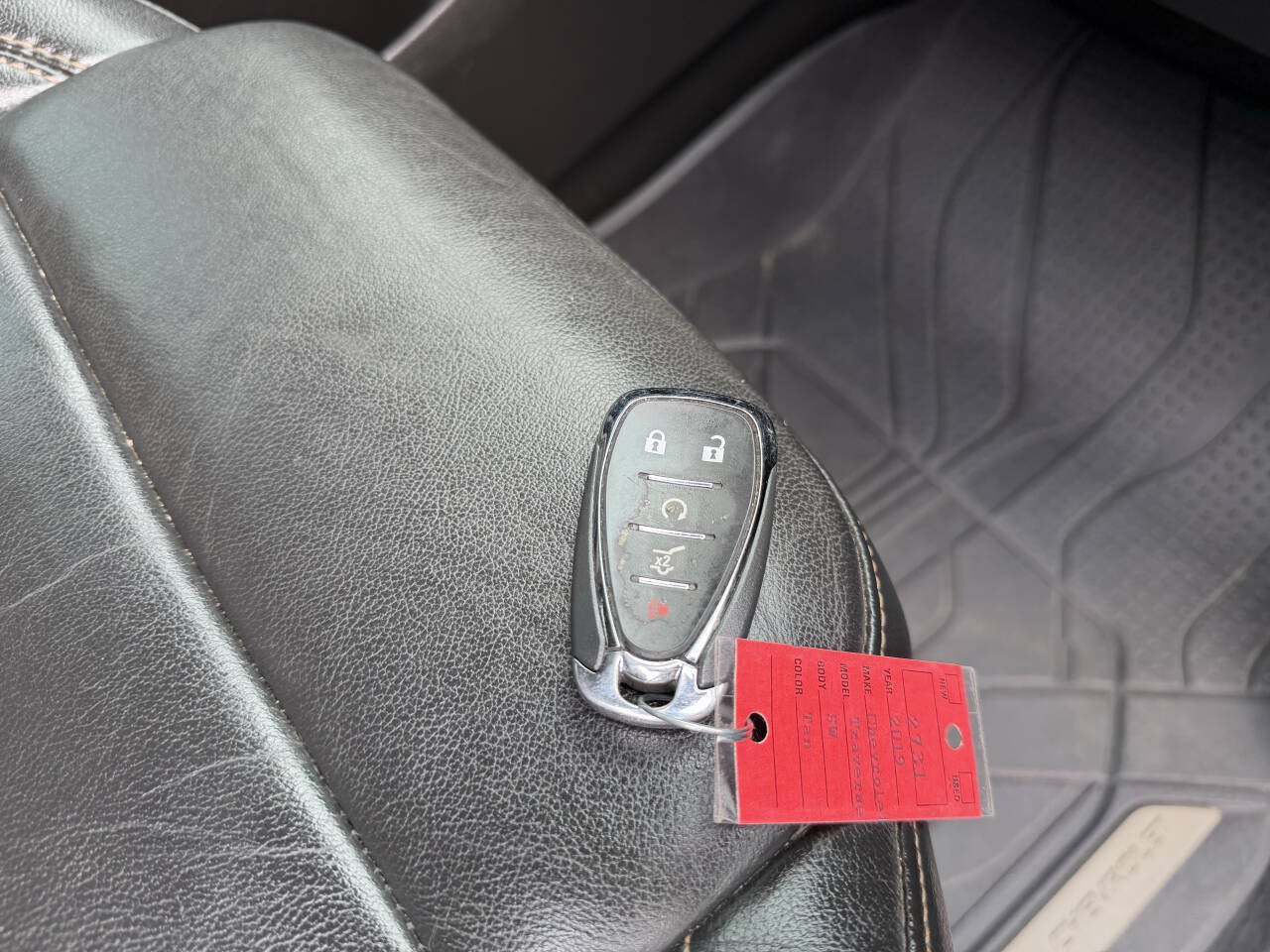 Used 2019 Chevrolet Traverse LT w/ LPO, Floor Liner Package AWD/4WD image 9
