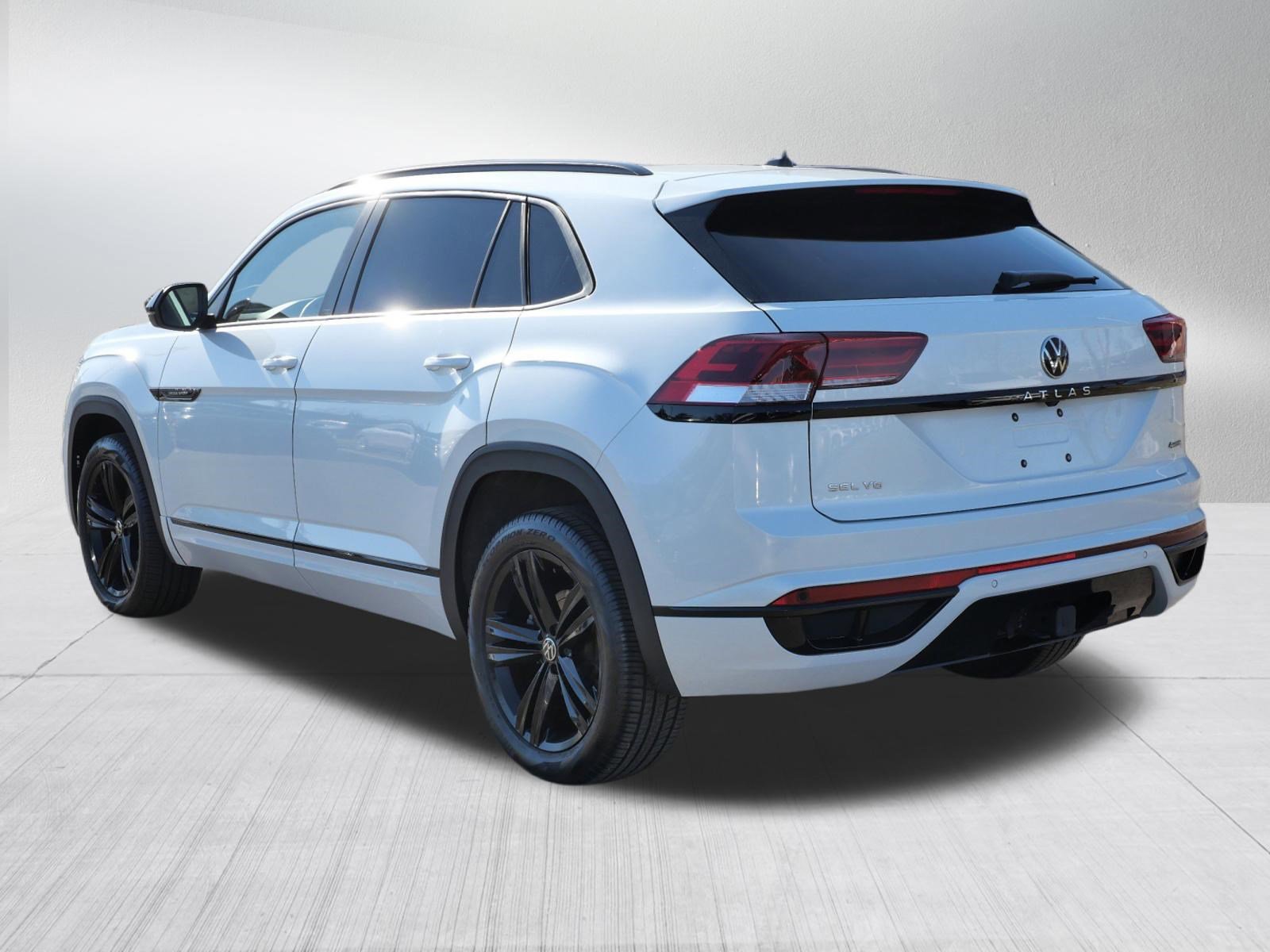 Used 2023 Volkswagen Atlas Cross Sport SEL R-Line image 5