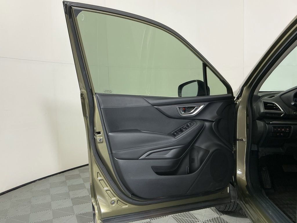 Used 2023 Subaru Forester Premium AWD/4WD image 19